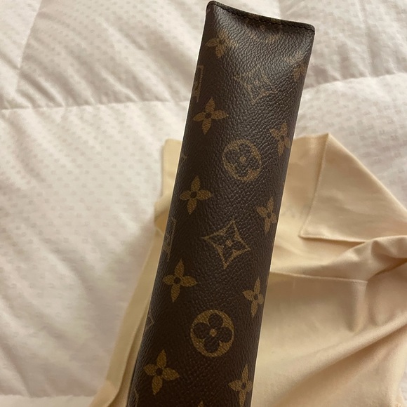 Louis Vuitton Toiletry 26 - Picture 3 of 8